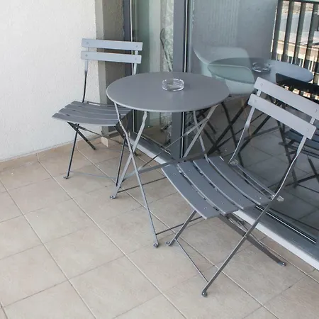 Apartment D&f Grey